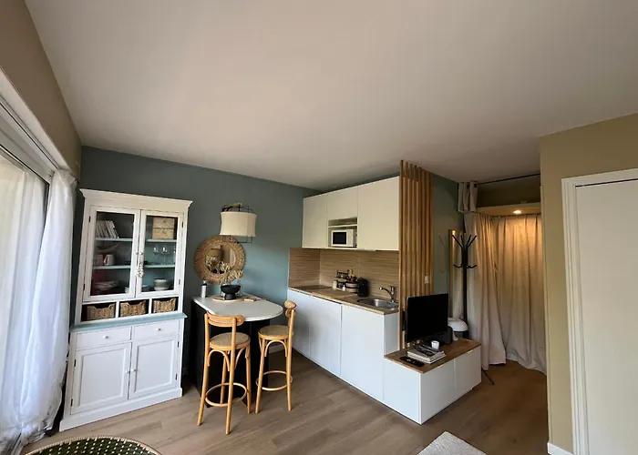 Cosy A Avec Parking, Proche - Fr-1-319-619 Lejlighed